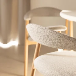 Ygo Armstoel COLETTE Monza Beige - Poot Eik| Stoelen