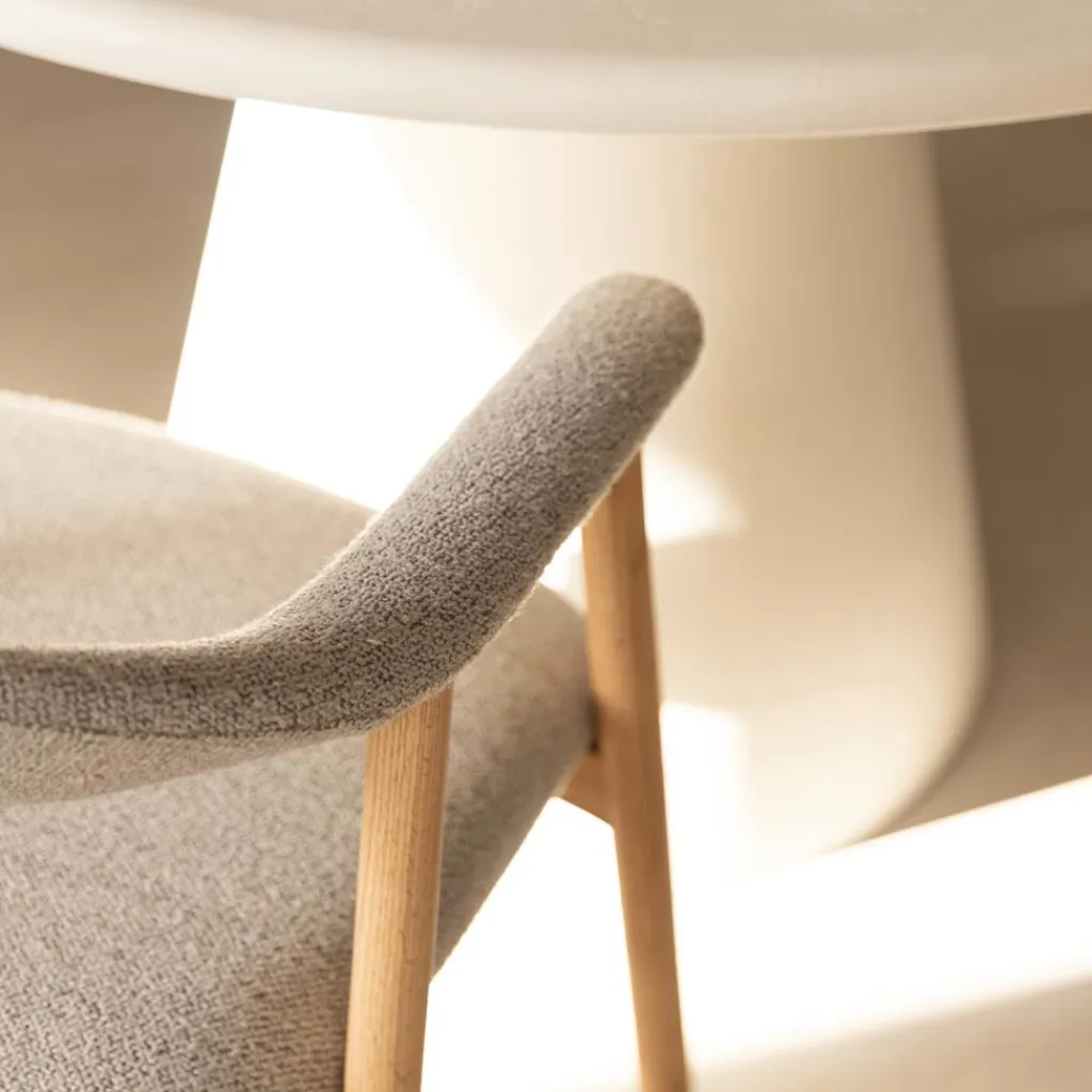 Ygo Armstoel COLETTE Monza Beige - Poot Eik| Stoelen
