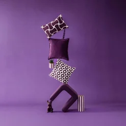 Ygo Hond QOZMO Ker. Violet| Woondecoratie