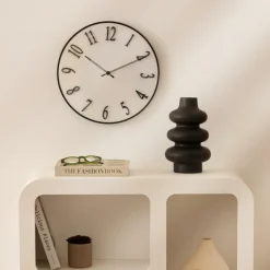 Ygo Klok ELROI Ø35 Reliëf Wit/Zwart| Woondecoratie